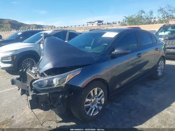3KPF24AD9KE040102 2019 KIA FORTE - Image 2