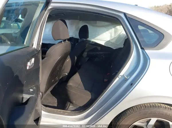 3KPF24AD9KE040536 2019 KIA FORTE - Image 8