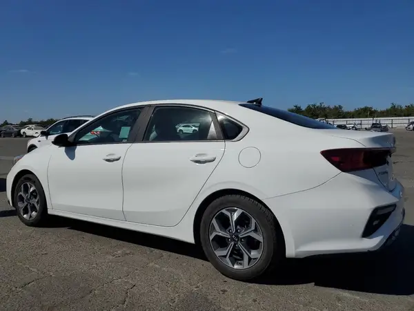 3KPF24AD9KE040813 2019 KIA FORTE - Image 2