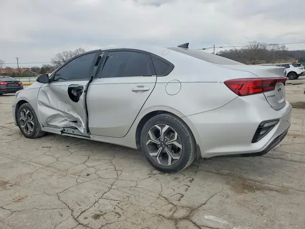 3KPF24AD9KE041203 2019 KIA FORTE - Image 2