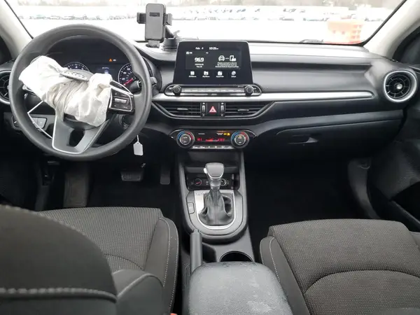3KPF24AD9KE041945 2019 KIA FORTE - Image 8
