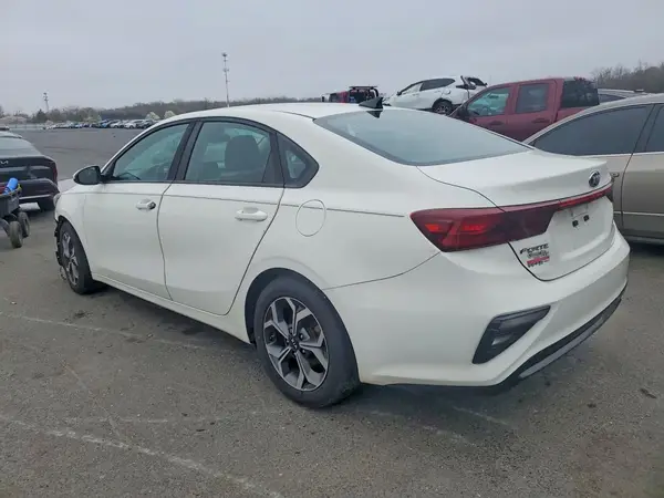 3KPF24AD9KE043372 2019 KIA FORTE - Image 2