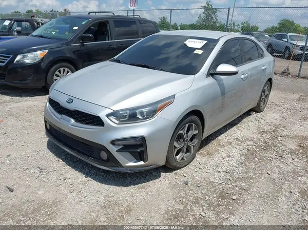 3KPF24AD9KE046823 2019 KIA FORTE - Image 2