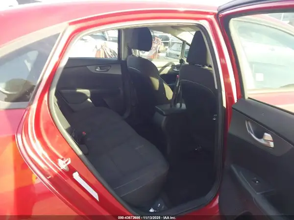 3KPF24AD9KE049012 2019 KIA FORTE - Image 8