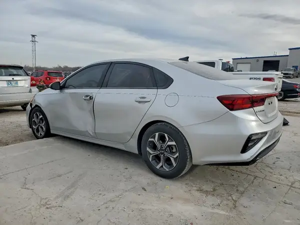 3KPF24AD9KE050564 2019 KIA FORTE - Image 2