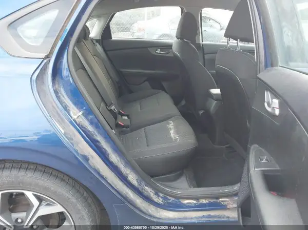 3KPF24AD9KE050953 2019 KIA FORTE - Image 8