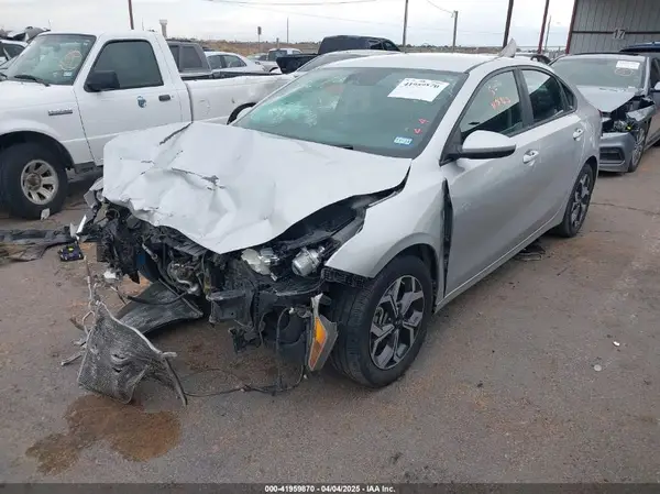 3KPF24AD9KE051228 2019 KIA FORTE - Image 2