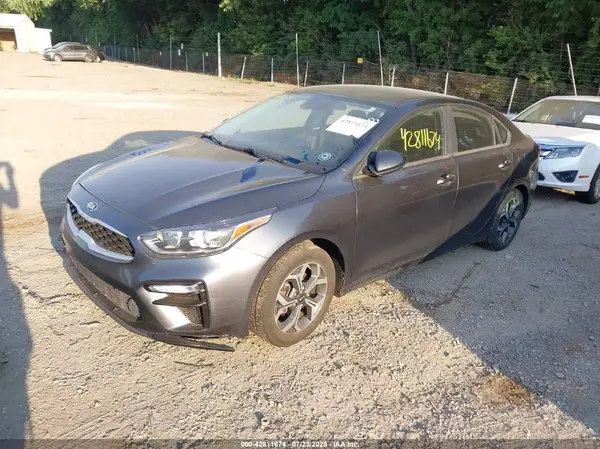 3KPF24AD9KE052878 2019 KIA FORTE - Image 2
