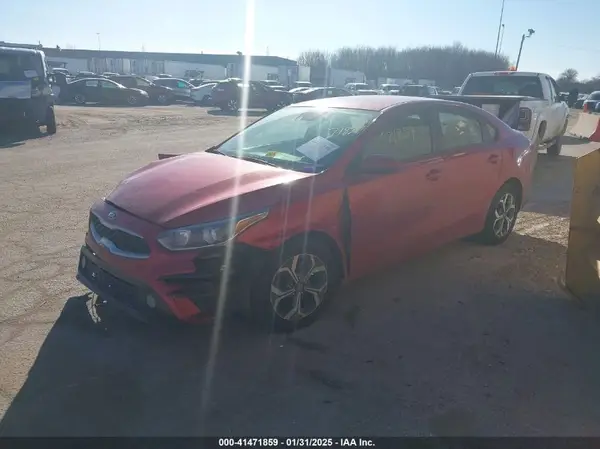 3KPF24AD9KE055893 2019 KIA FORTE - Image 2