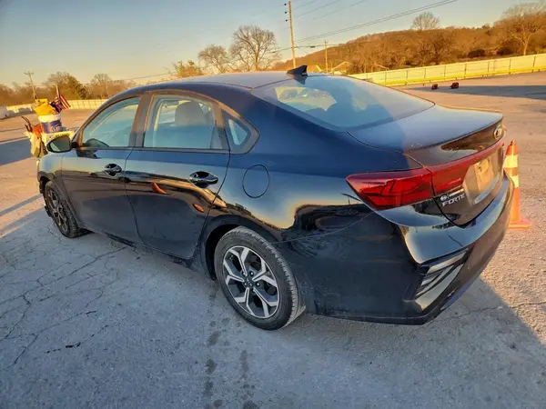 3KPF24AD9KE057742 2019 KIA FORTE - Image 2