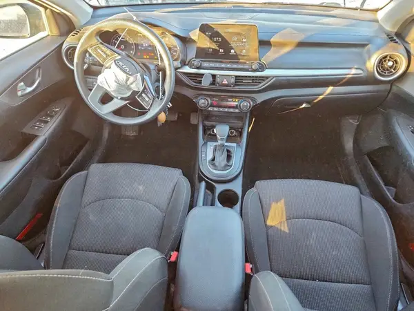 3KPF24AD9KE057742 2019 KIA FORTE - Image 8