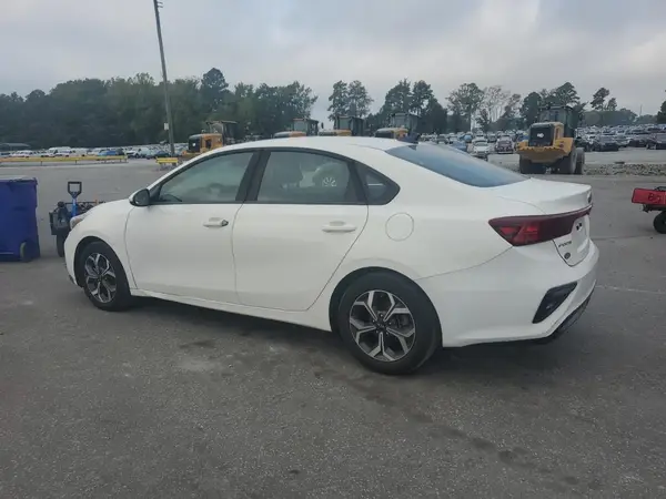 3KPF24AD9KE057871 2019 KIA FORTE - Image 2