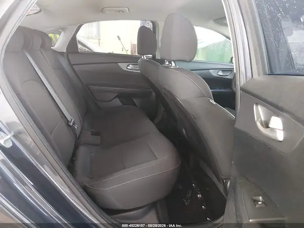 3KPF24AD9KE059927 2019 KIA FORTE - Image 8