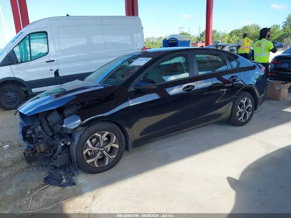 3KPF24AD9KE060124 2019 KIA FORTE - Image 2