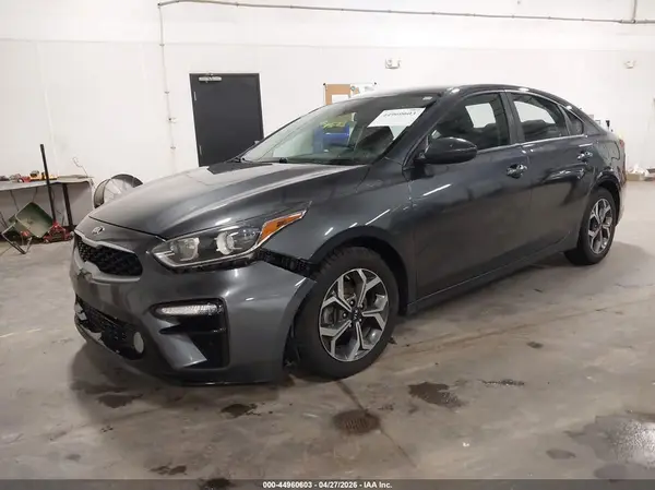 3KPF24AD9KE061256 2019 KIA FORTE - Image 2
