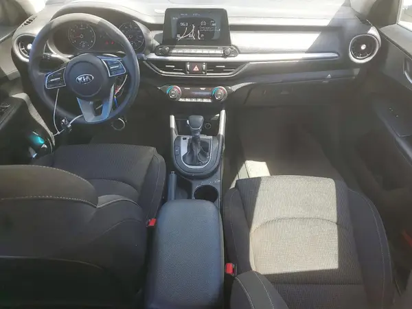 3KPF24AD9KE063525 2019 KIA FORTE - Image 8