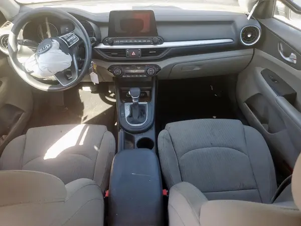 3KPF24AD9KE064660 2019 KIA FORTE - Image 8