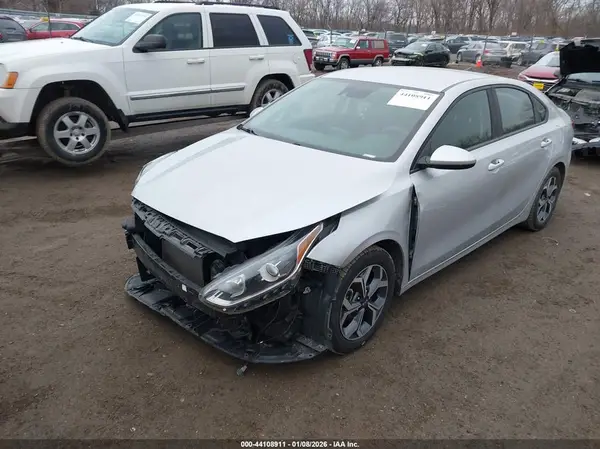 3KPF24AD9KE066859 2019 KIA FORTE - Image 2