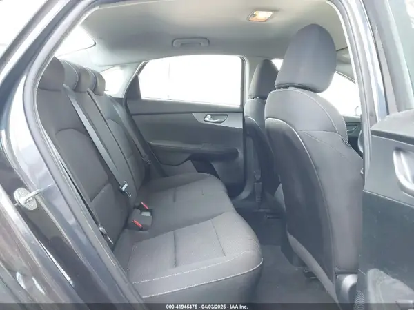 3KPF24AD9KE067221 2019 KIA FORTE - Image 8