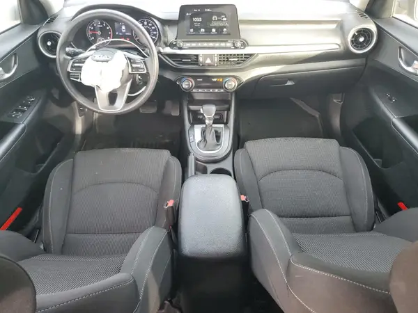 3KPF24AD9KE067686 2019 KIA FORTE - Image 8