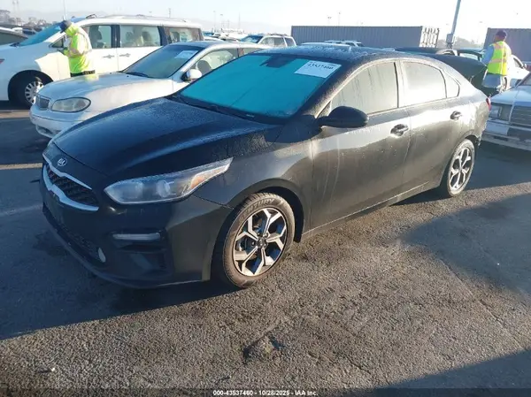 3KPF24AD9KE069552 2019 KIA FORTE - Image 2