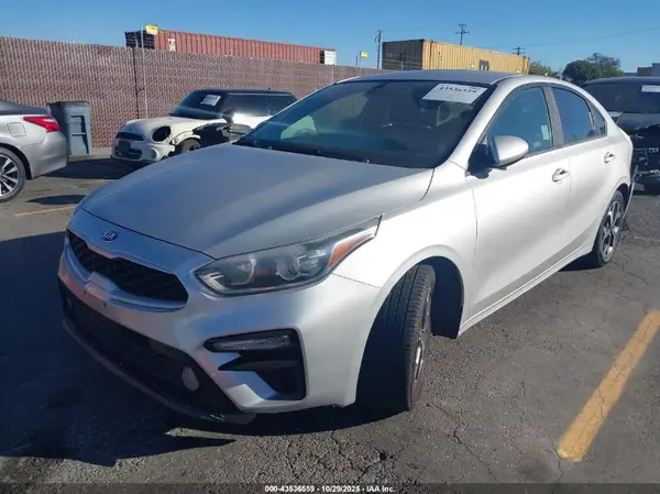 3KPF24AD9KE071401 2019 KIA FORTE - Image 2
