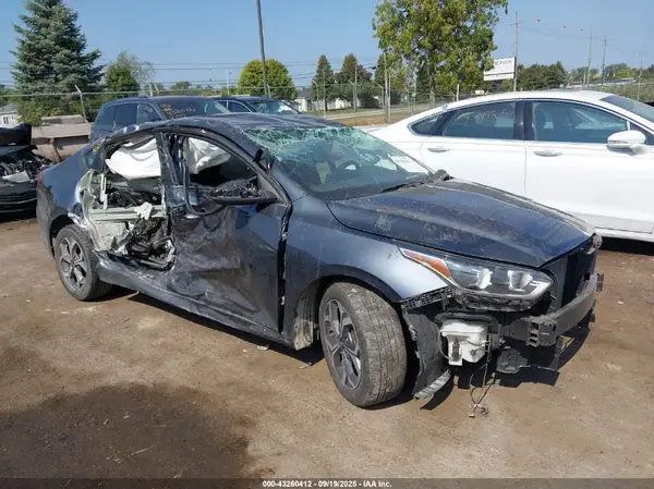 3KPF24AD9KE072418 2019 KIA FORTE - Image 1