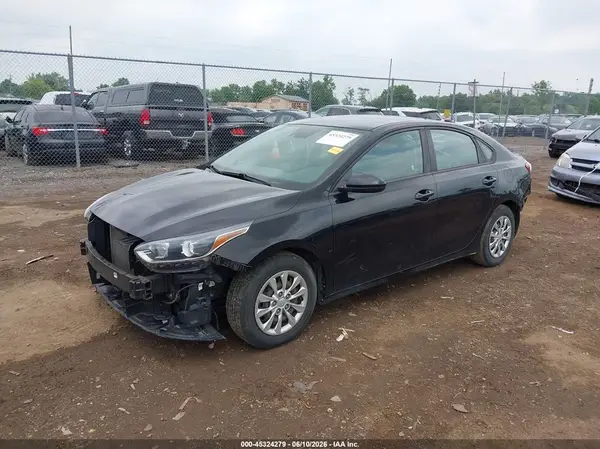 3KPF24AD9KE074010 2019 KIA FORTE - Image 2