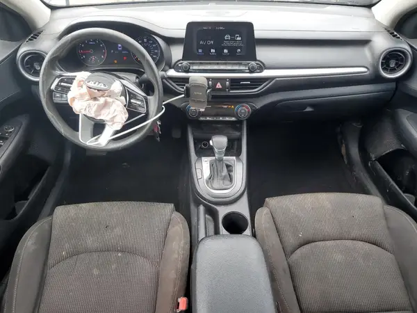3KPF24AD9KE076324 2019 KIA FORTE - Image 8