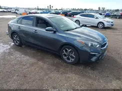 3KPF24AD9KE077084 2019 KIA FORTE