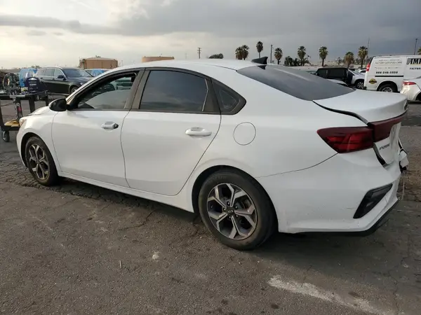 3KPF24AD9KE077215 2019 KIA FORTE - Image 2