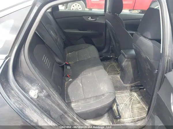 3KPF24AD9KE077375 2019 KIA FORTE - Image 8