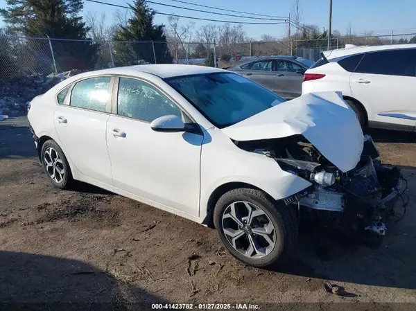 3KPF24AD9KE077554 2019 KIA FORTE - Image 1