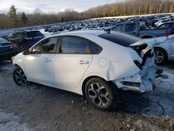 3KPF24AD9KE082530 2019 KIA FORTE - Image 2