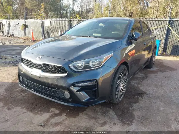 3KPF24AD9KE082768 2019 KIA FORTE - Image 2