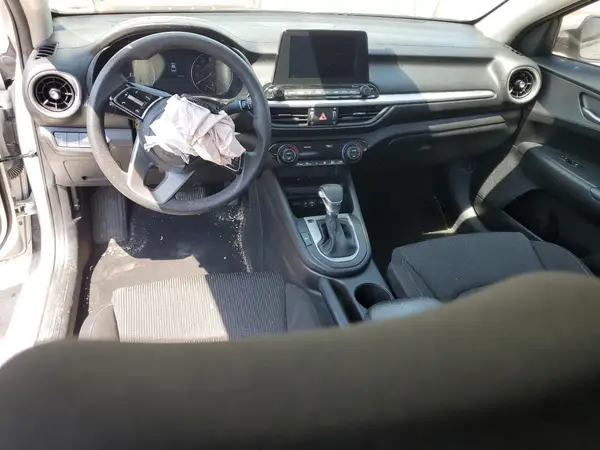 3KPF24AD9KE083466 2019 KIA FORTE - Image 8