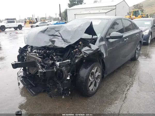 3KPF24AD9KE083998 2019 KIA FORTE - Image 2