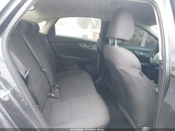 3KPF24AD9KE083998 2019 KIA FORTE - Image 8