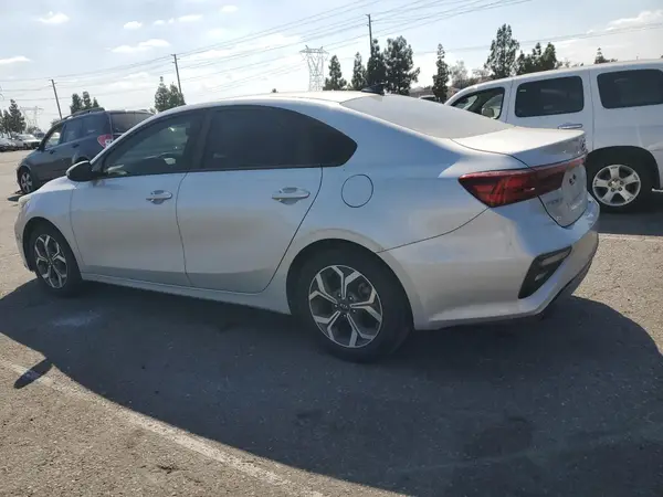 3KPF24AD9KE084228 2019 KIA FORTE - Image 2