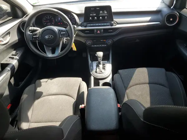 3KPF24AD9KE084228 2019 KIA FORTE - Image 8