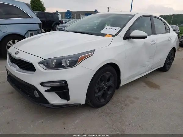 3KPF24AD9KE085542 2019 KIA FORTE - Image 2