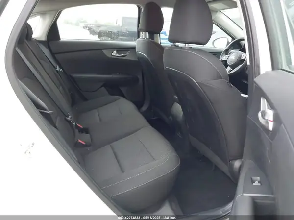 3KPF24AD9KE085542 2019 KIA FORTE - Image 8