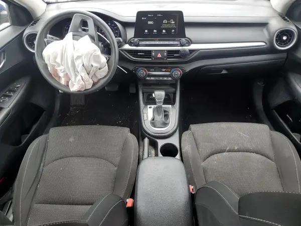 3KPF24AD9KE085587 2019 KIA FORTE - Image 8