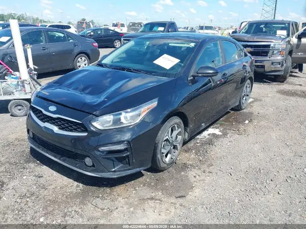 3KPF24AD9KE088750 2019 KIA FORTE - Image 2