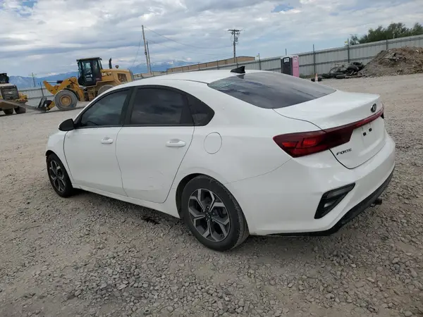 3KPF24AD9KE092426 2019 KIA FORTE - Image 2