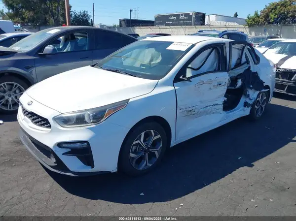 3KPF24AD9KE094497 2019 KIA FORTE - Image 2