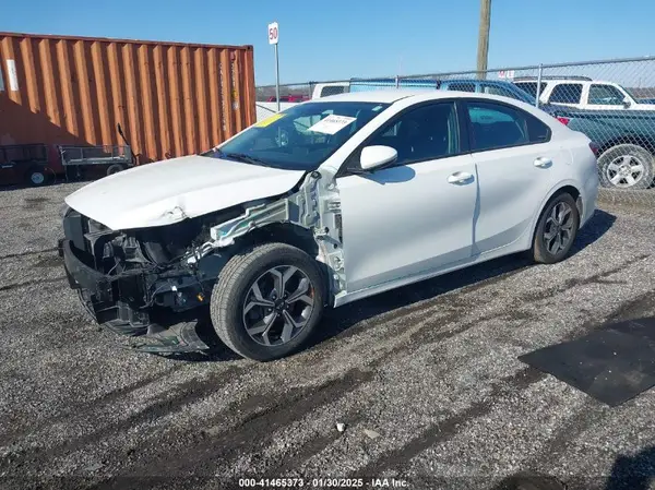 3KPF24AD9KE095228 2019 KIA FORTE - Image 2