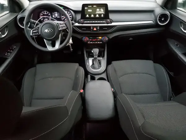 3KPF24AD9KE096203 2019 KIA FORTE - Image 8