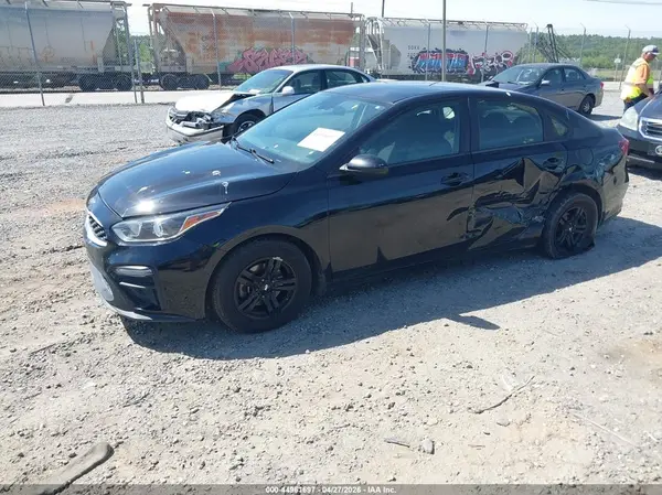 3KPF24AD9KE097710 2019 KIA FORTE - Image 2