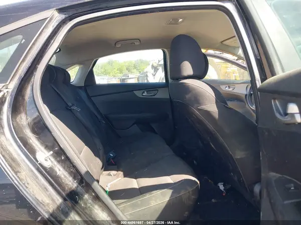 3KPF24AD9KE097710 2019 KIA FORTE - Image 8